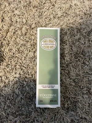 L'Occitane Almond Delicious Hands 75 ml/2,5 oz cuidado de manos y pies Foto 1 de 4