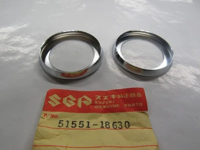 Cubierta de asiento con soporte de luz de cabeza rebelde para Suzuki 1971-72 T350 NOS 51551-18630 Foto 1 de 2