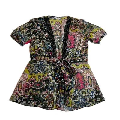 Blusa CAbi Playas de St Tropez Corbata Abierta Frontal Estilo # 543 Hada Caprichosa Y2K Foto 1 de 4