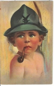 Postal artística italiana de niño fumando una pipa con pluma en su gorra con emblema de águila - Imagen 1 de 2