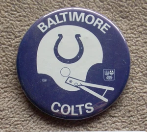 VINTAGE 1979 - 1983 BALTIMORE COLTS ☆HELMET WITHOUT NFL LOGO☆ 3 1/2" PIN BUTTON - Picture 1 of 1