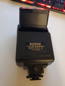 Sunpak Auto 433D Thyristor Shoe Mount Flash - Picture 1 of 8