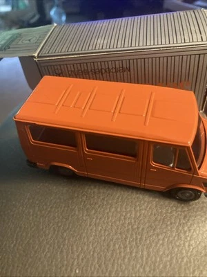 Conrad escala 1/50 diecast 3063/3064 - Mercedes Benz minibús - naranja Foto 1 de 4