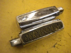 Harley Davidson Chrome Foot Pegs Flame - Picture 1 of 2
