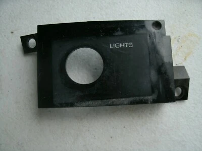 75 76 BUICK LESABRE ELECTRA INTERRUPTOR DE LUZ DE TABLERO MOLDURA BISEL CUBIERTA Foto 1 de 2