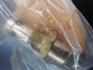 30640-25001 MITSUBISHI SATOH CATERPILLAR Valve Assy A11 - Picture 1 of 2
