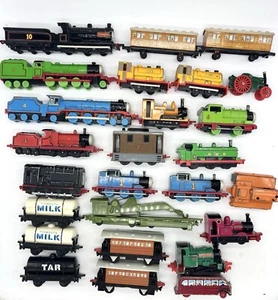 Thomas & Friends ERTL Diecast Train lot 26 DOUGLAS PASSENGER CAR BREAKDOWN TRUCK - Picture 1 of 24