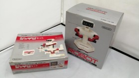 NINNTENNDO HFC-012/HVC-GYS Famicom Robot Gyro Set