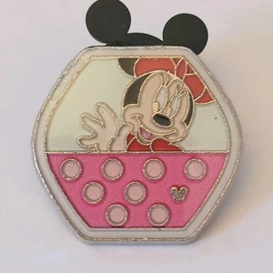 Prendedor Disney Trading Minnie Mouse Rosa Lunares - Imagen 1 de 2