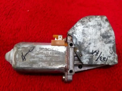 NOS GENUINE Mercedes Benz W123 Window Motor LH Side BOSCH 0130821020 - Image 1 of 4