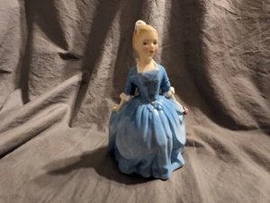 Royal Doulton "Ein Kind aus Williamsburg", #HN2154, 5,5" groß, Vintage gebraucht - Bild 1 von 15