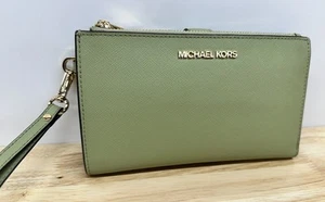 Michael Kors Jet Set Travel Large Double Zip Phone Wristlet Wallet Light Sage - Picture 1 of 13