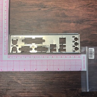 Protector de E/S ATX para placa base desconocida placa posterior de E/S Foto 1 de 2