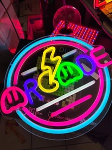 INSEGNA ACRILICO LUMINOSA NEON LED SIGN ARCADE LIGHT USB 33 CM - Picture 1 of 6