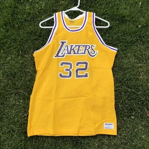 VINTAGE LA Lakers Jersey Size Large MacGregor Sand Knit Yellow Number 32 Magic - Picture 1 of 17