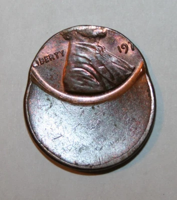 197- Lincoln Memorial Cent Struck Off Center Error Coin. AU / BU. - Image 1 of 3