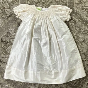 Le Za Me gesmoktes Seidenkleid elfenbein Puffärmel Taufe Taufe Baby Größe 24M - Bild 1 von 7