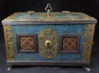 TRICK SCHATULLE EISENTRUHE BAROCK SCHMUCK PRACHTVOLL MENSCHEN FÜSSE DEUTSCH 1730