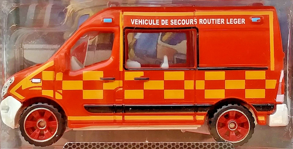 Matchbox Supreme Hero Ultra Max Highly Detailed Renault Master Ambulance, New - Image 1 of 3