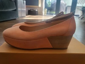 GENUINE TOD'S WOMEN'S SHOES - NEW IN BOX - SUEDE PEACH TAN WEDGE - SIZE 36.5/3.5 - Picture 1 of 8