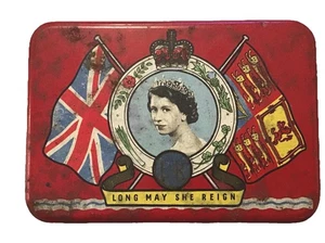 Queen Elizabeth II 2. Juni 1953 Souvenir Vintage Red Oxo Tin 3.75 x 2.75 x 0.8” - Bild 1 von 7