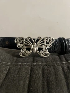 Cinturón Brighton Plata Mariposa Hebilla Reptil Cuero Patente Negro Repujado - Imagen 1 de 6