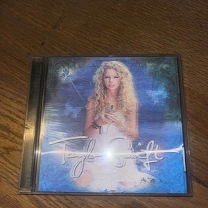Taylor Swift Taylor Swift TARGET EXCLUSIVE CD/DVD WITH LENTICULAR COVER + BONUS - Picture 1 of 10
