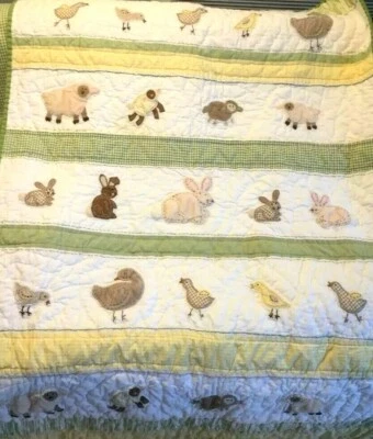 COLCHA CUNA AMIGOS COLA DE ALGODÓN Pottery Barn Kids conejito patos pollitos cordero Foto 1 de 2