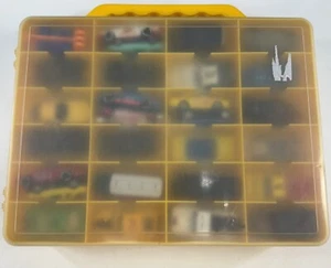 Lote de autos Hot Wheels y Diecast varios con estuche - Imagen 1 de 5
