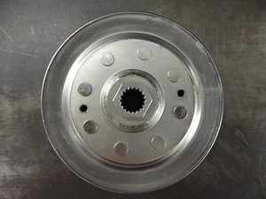 John Deere Original OEM Getriebe Riemenscheibe Umlenkrolle AM124055 GT 225 235 245 GX255 - Bild 1 von 3