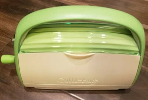 PROVO CRAFT "CUTTLEBUG"  DIE CUTTER & EMBOSSER MACHINE  - Picture 1 of 6