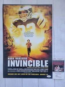 FOTO PELÍCULA INVENCIBLE 12x18 firmada por Mark Wahlberg JSA - Imagen 1 de 3