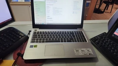 Notebook Asus F556UV - geforce - inter i5 - 12gb ram - Immagine 1 di 4