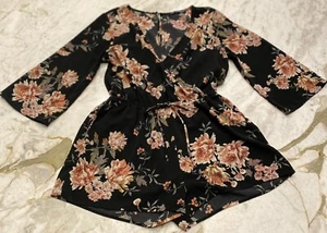 One Clothing Los Angeles Black Floral Romper Size Large Faux Wrap Pockets - Picture 1 of 14