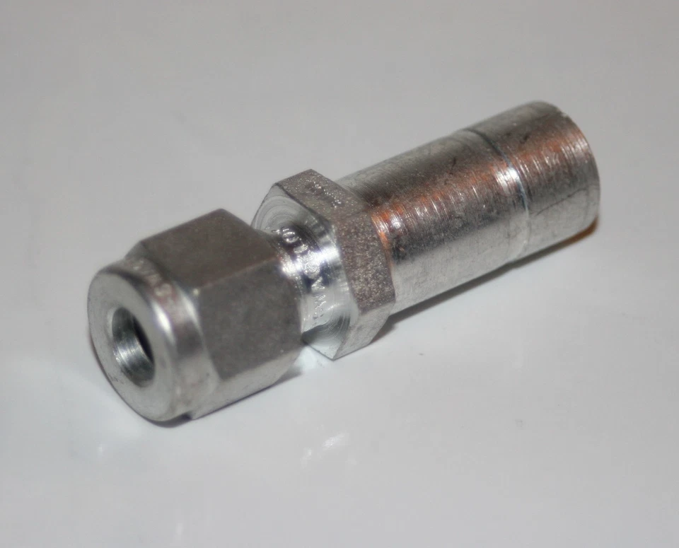 1/4" x 1/2" Tube Carbon Steel Reducer Fitting Parker 8TUR4(S) - Image 1 of 1