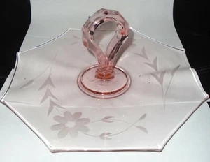 VINTAGE OCTAGON SHAPED PINK ETCHED GLASS HANDLED TIDBIT SERVING DISH - Picture 1 of 1