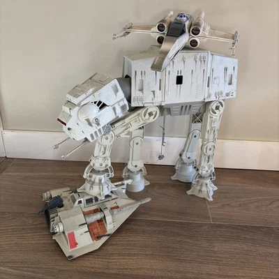 VTG 1997 Kenner Star Wars AT-At,Snow Speeder and X wing  - Image 1 of 4