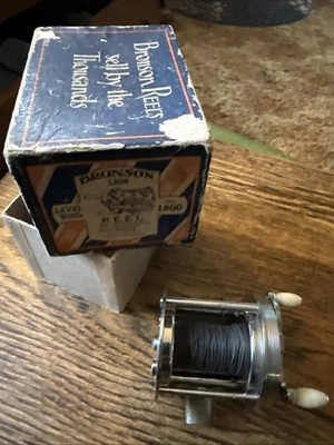 Carrete de pesca vintage Bronson Mich Lion 1800 caja raro con carrete de viento nivelado bonito Foto 1 de 4