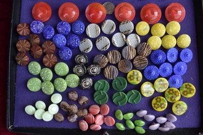 106 pcs LOT OLD CZECH RARE VINTAGE GLASS BUTTONS 1930´s ART-DECO - Image 1 of 2