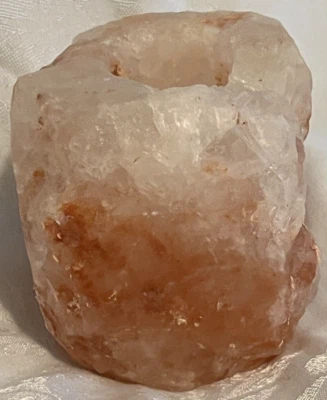 Candelabro votivo con luz de té de sal del Himalaya Foto 1 de 4