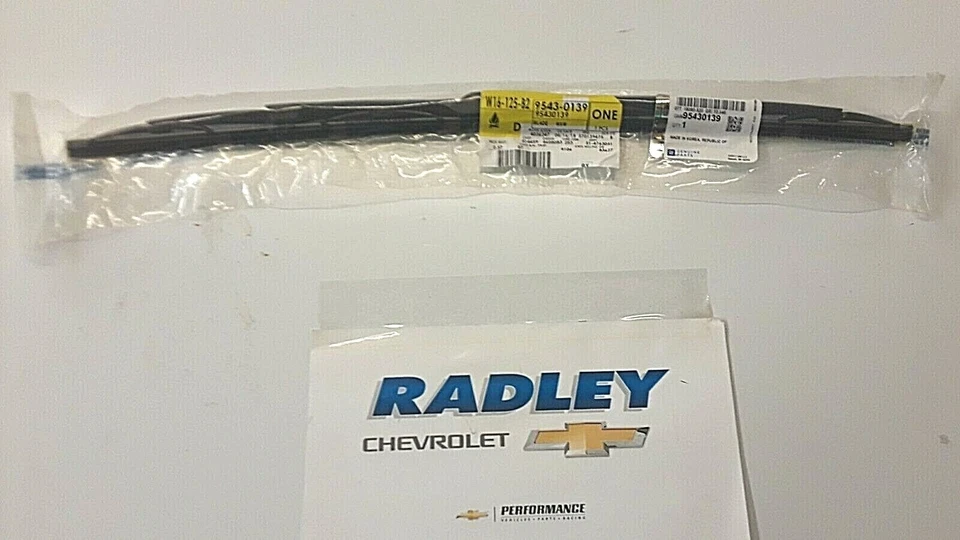 NEW OEM GM 11-16 CRUZE DRIVER SIDE WINDSHIELD WIPER BLADE  95430139 B07 - Image 1 of 1