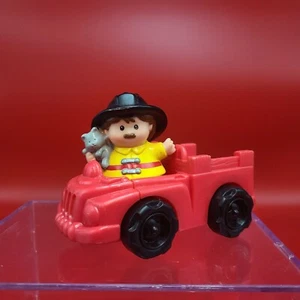 Vintage Fisher Price Little People Fireman with Cat and Red Pickup 2001 - Picture 1 of 12
