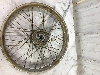 Llanta trasera recta 74 Honda CB 200 CB200 T CB200T Foto 1 de 4