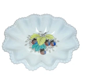 Dish Westmoreland Beaded Edge Milk Glass Crimp 6.5"W Fruit Berry Vintage - Picture 1 of 12