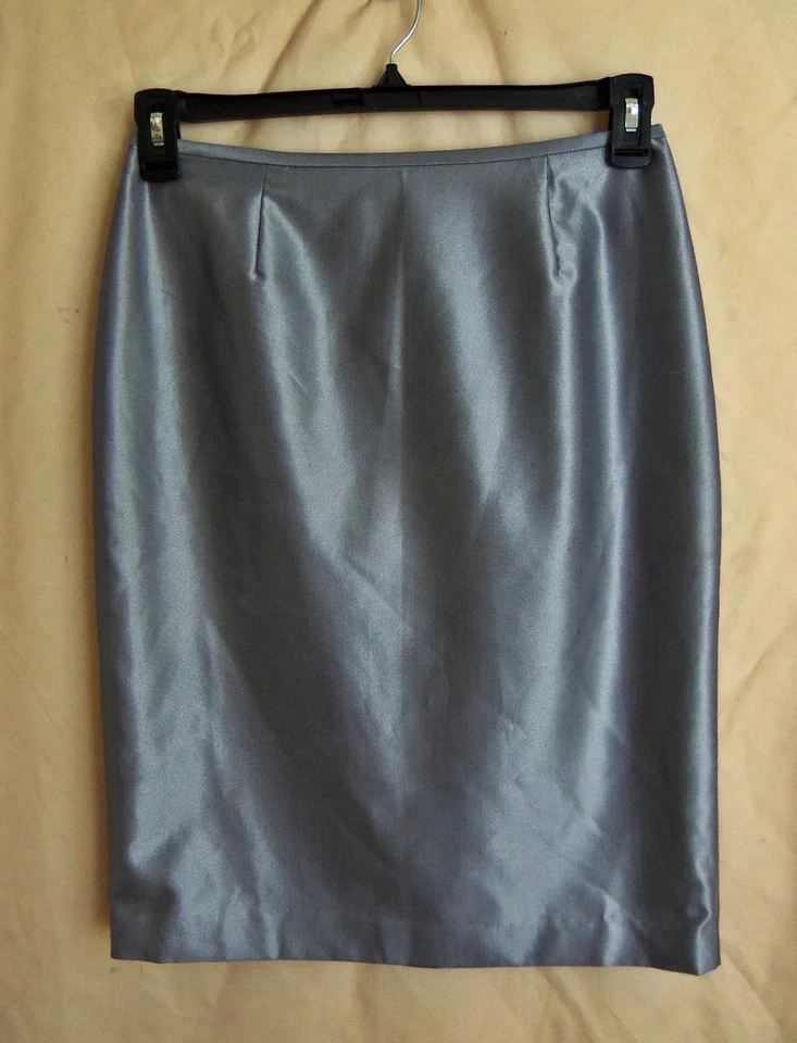 Falda satinada forrada poliéster/rayón 23,125" años 90 Calvin Klein azul/plateado. Talla 4 Foto 1 de 3