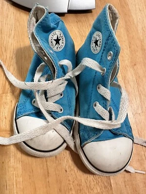 Converse Chuck Taylor All Star Shoes Size 8 - Image 1 of 4
