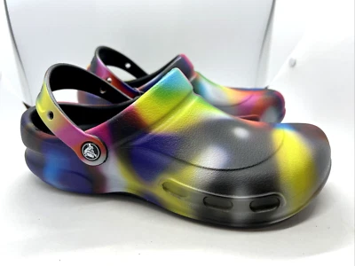 Zueco Crocs Unisex Bistro Gráfico Trabajo Resistente al Deslizamiento Para Hombre 12 Tie Dye Nuevo Foto 1 de 4