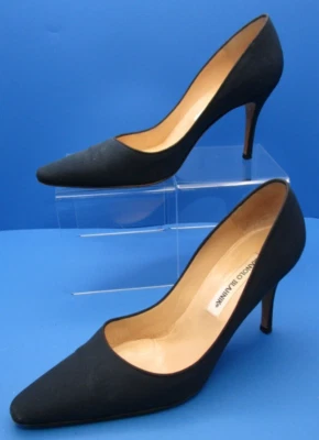 Zapatos de tacón alto negros firmados por el diseñador MANOLO BLAHNIK talla 38 1/2 Foto 1 de 4