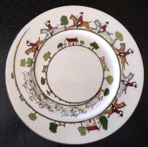 NEW w/o tags WEDGWOOD FINE BONE CHINA ENGLAND HUNTING SCENES DINNER PLATE 10.75" - Picture 1 of 3