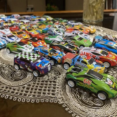 Set of 60 pieces of Hot Wheels. Mixed brands and shapes. - Image 1 of 4